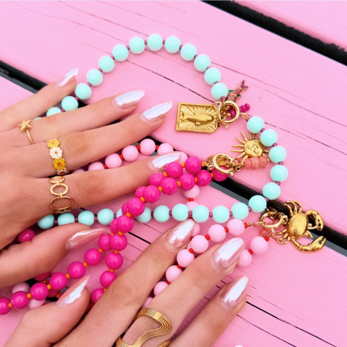 Perlenkette mit Miyuki-Perlen – Mint/Kirschrot