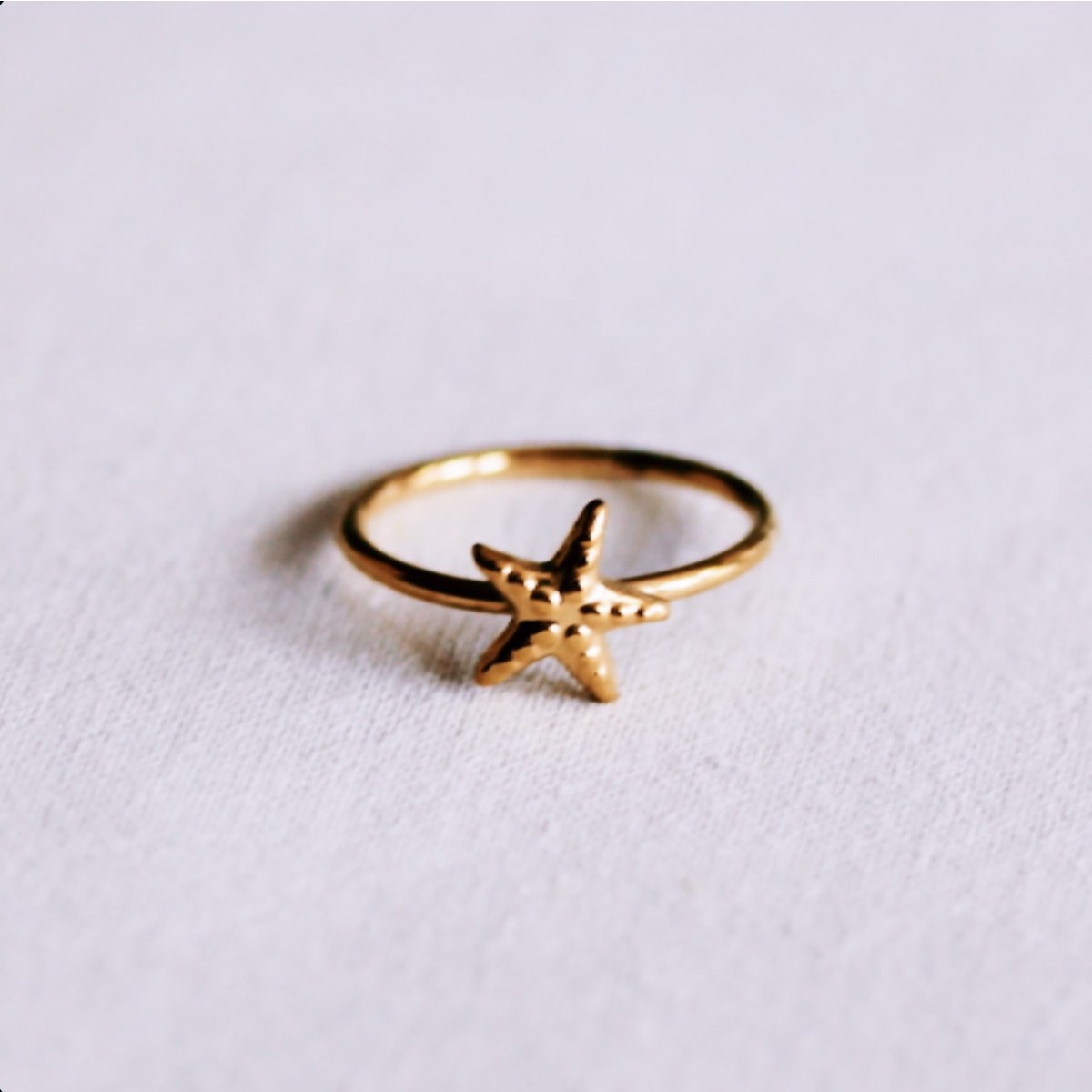 Minimalistischer Ring mit Seestern