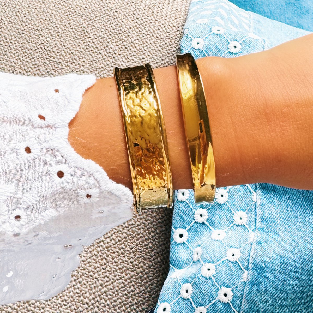 Armreif breit verbeult - Gold
