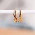 Ohrringe aus Edelstahl mit Gänseblümchenblume - Gold