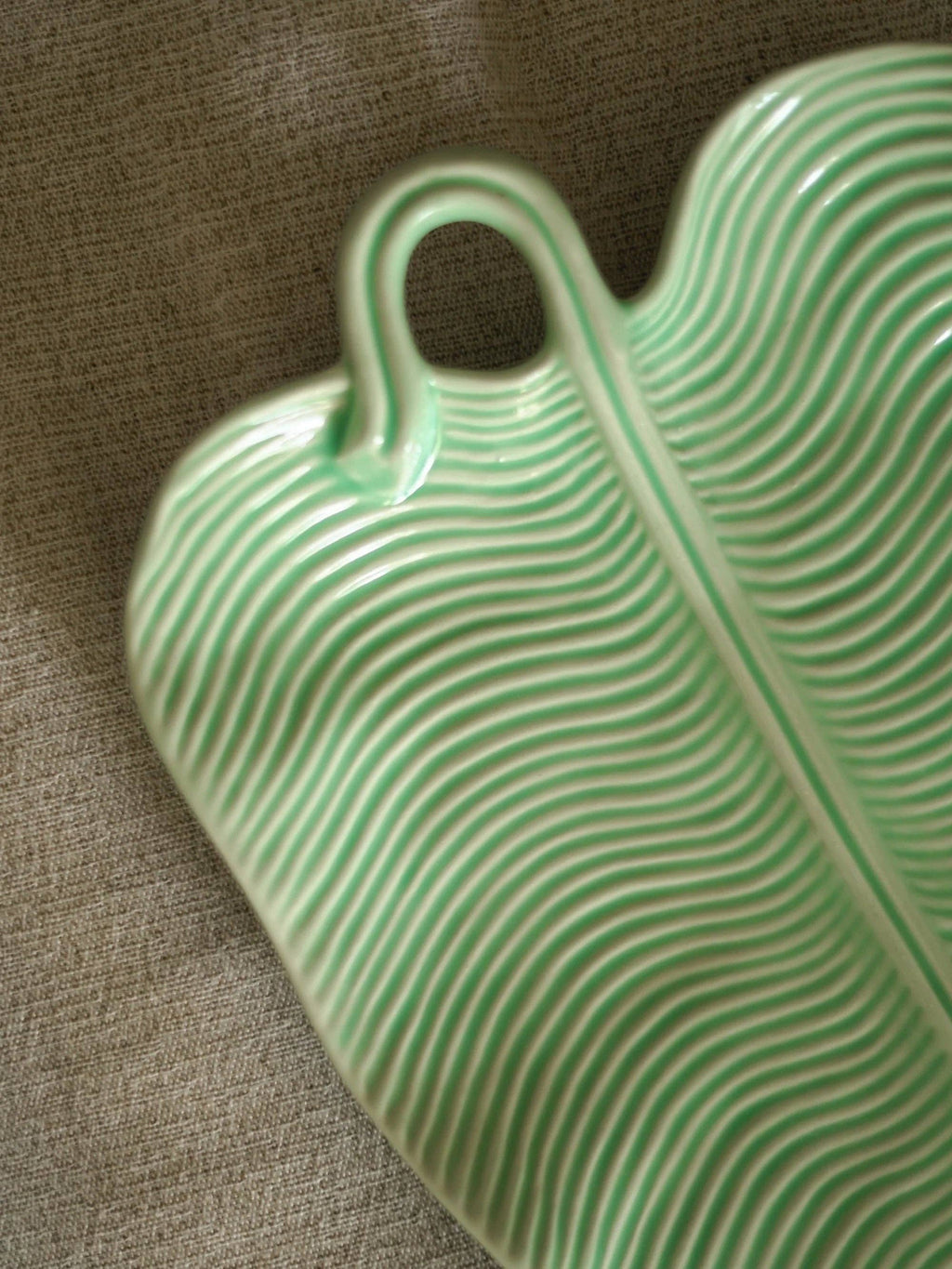 Palmblatt-Schale mit außergewöhnlichem Design: Lachs