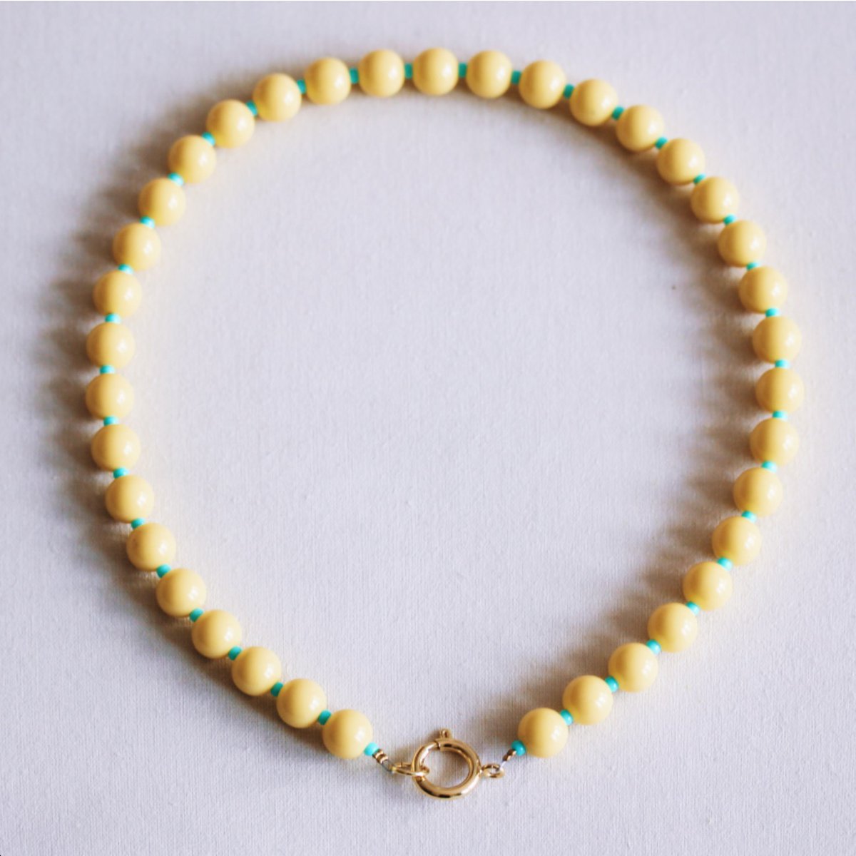 Perlenkette mit Miyuki-Perlen – gelb/mint