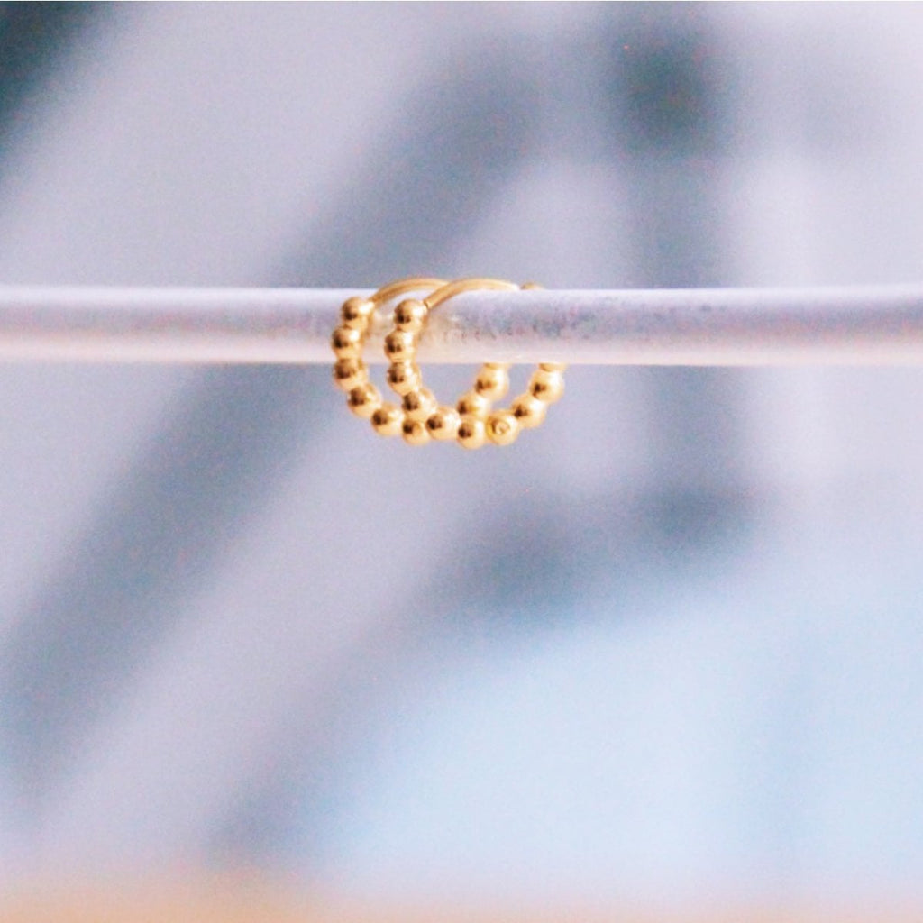 Edelstahl-Creolen 10 mm „Kugeln“ – Gold