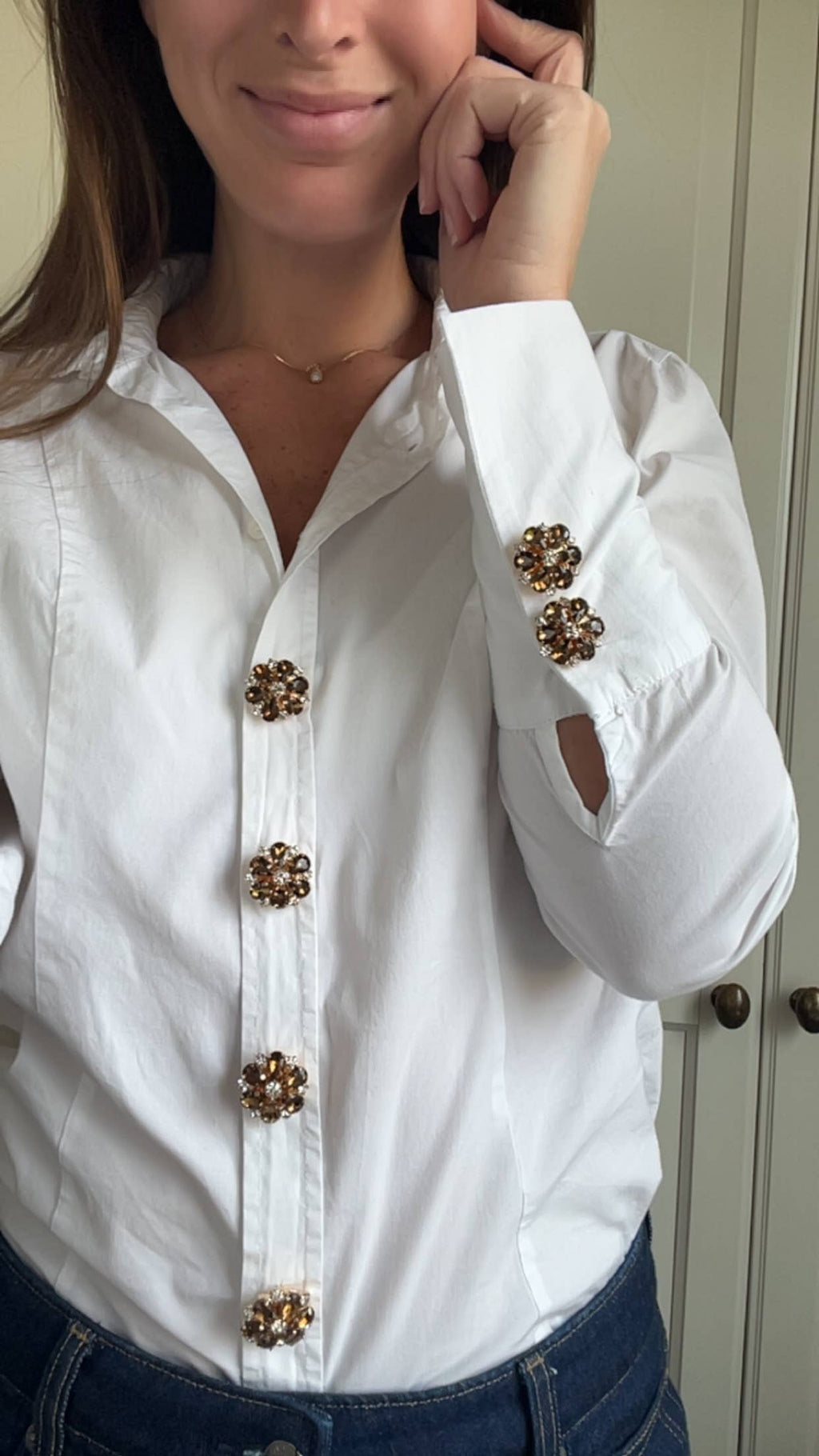 Erika – Braune Perlenblumenknopf-Charms Gold (6 Stk.)