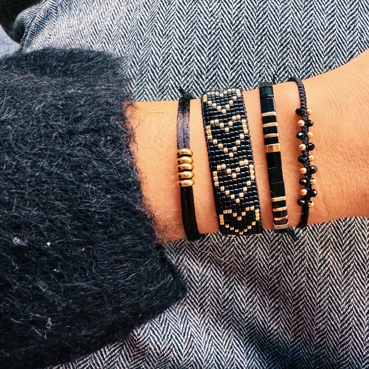 Satinarmband mit Ringen – Dunkelbraun/Silber