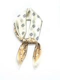 D-149/D-201 Schal aus seidigem Stoff 70x70 cm mit Paisley-Muster: Beige