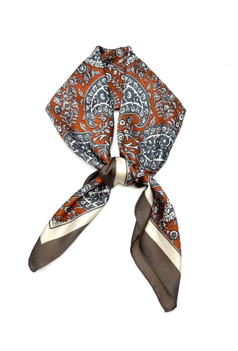 D-371 Seidentuch 70x70 Bandana-Muster: Grün