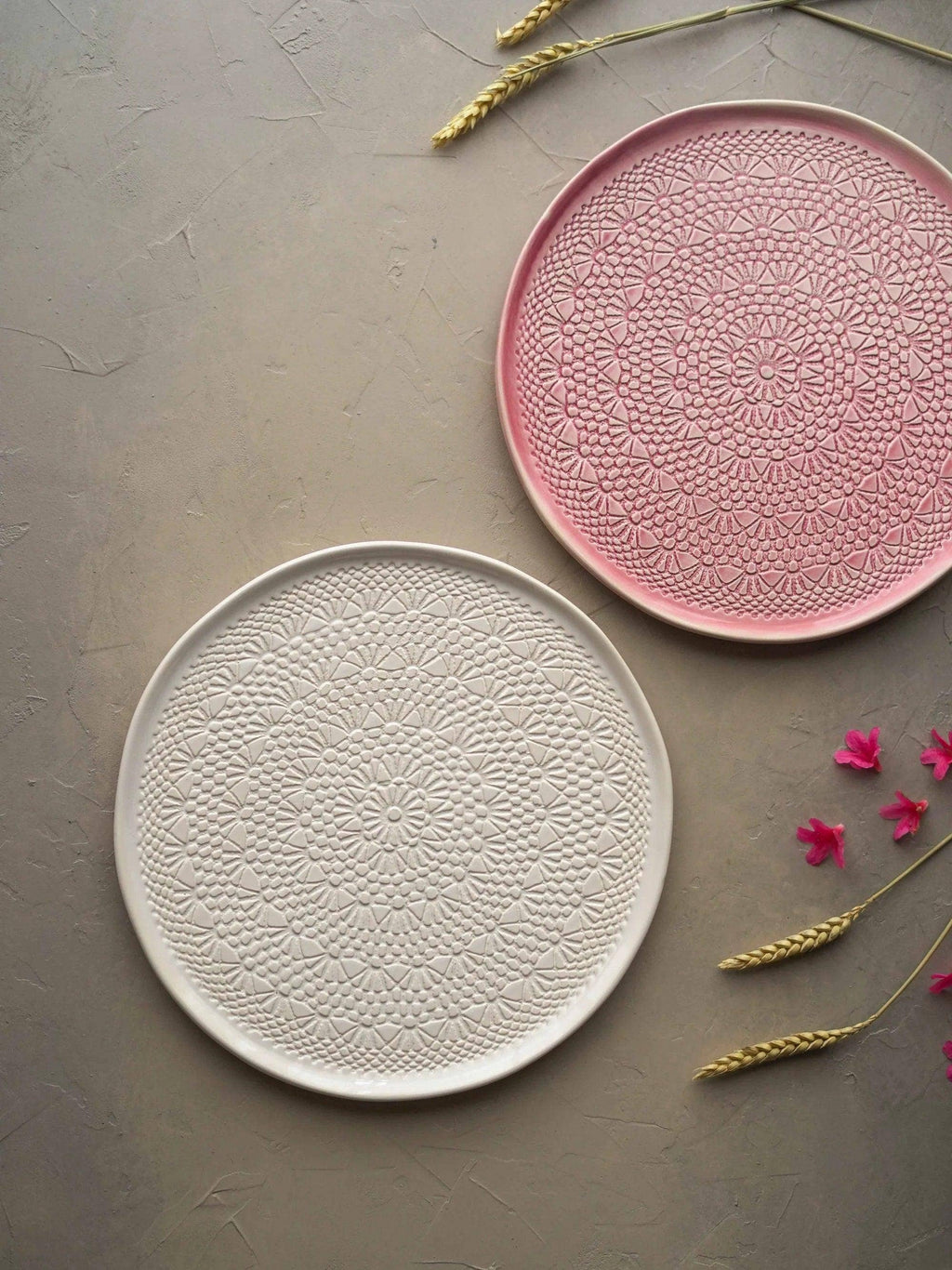 Kuchenplatte mit Häkelmuster: Rosa