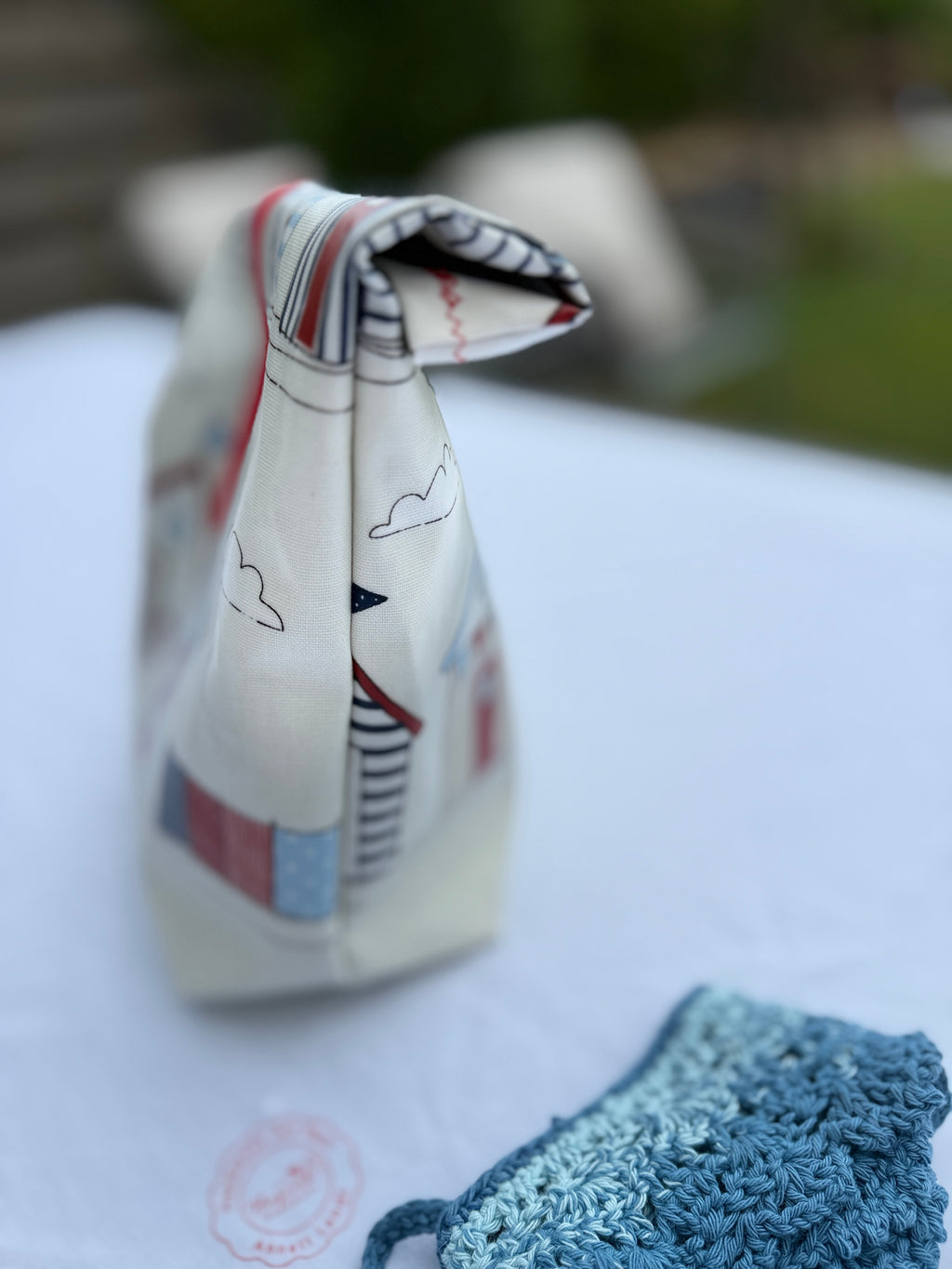 Lunchbag „Küstenliebe“ – Handgefertigte Brottasche aus Wachstuch