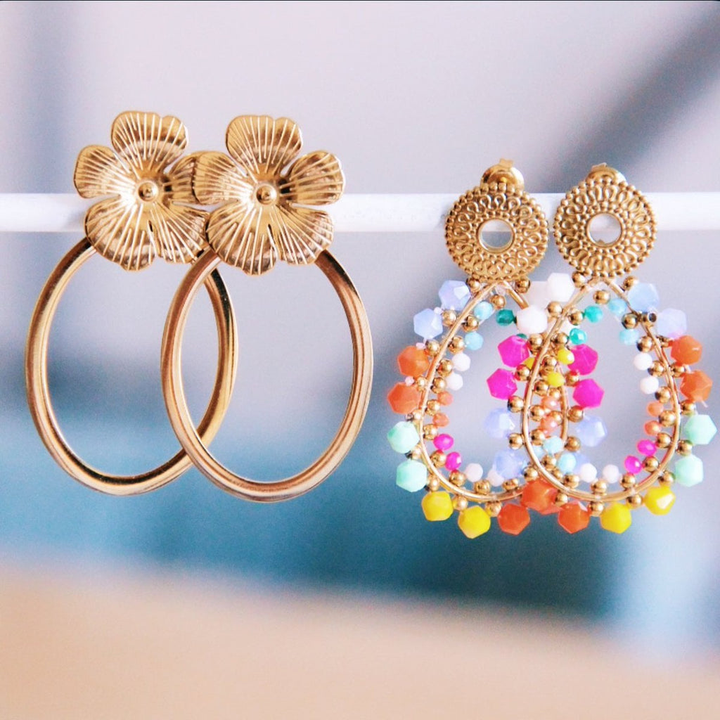Ovale Statement -Ohrringe mit Blume