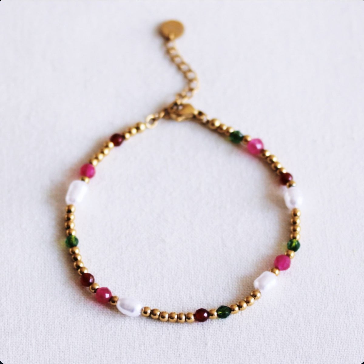Perlenkette mit Perlen und Facetten - grün/fuchsia/rot